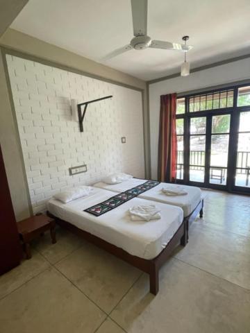 Serein Beach Hotel Tangalle Exterior foto