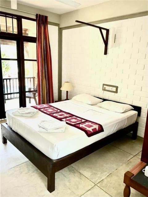 Serein Beach Hotel Tangalle Exterior foto
